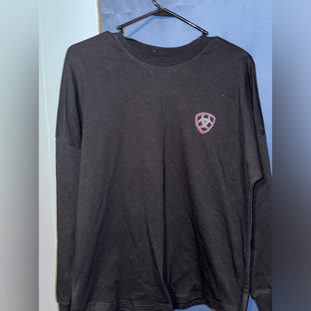 Brand New Women’s ariat longsleeve